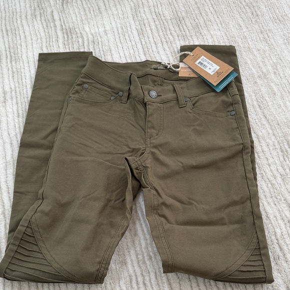 Prana Cargo Green Brenna Pant - Picture 5 of 5
